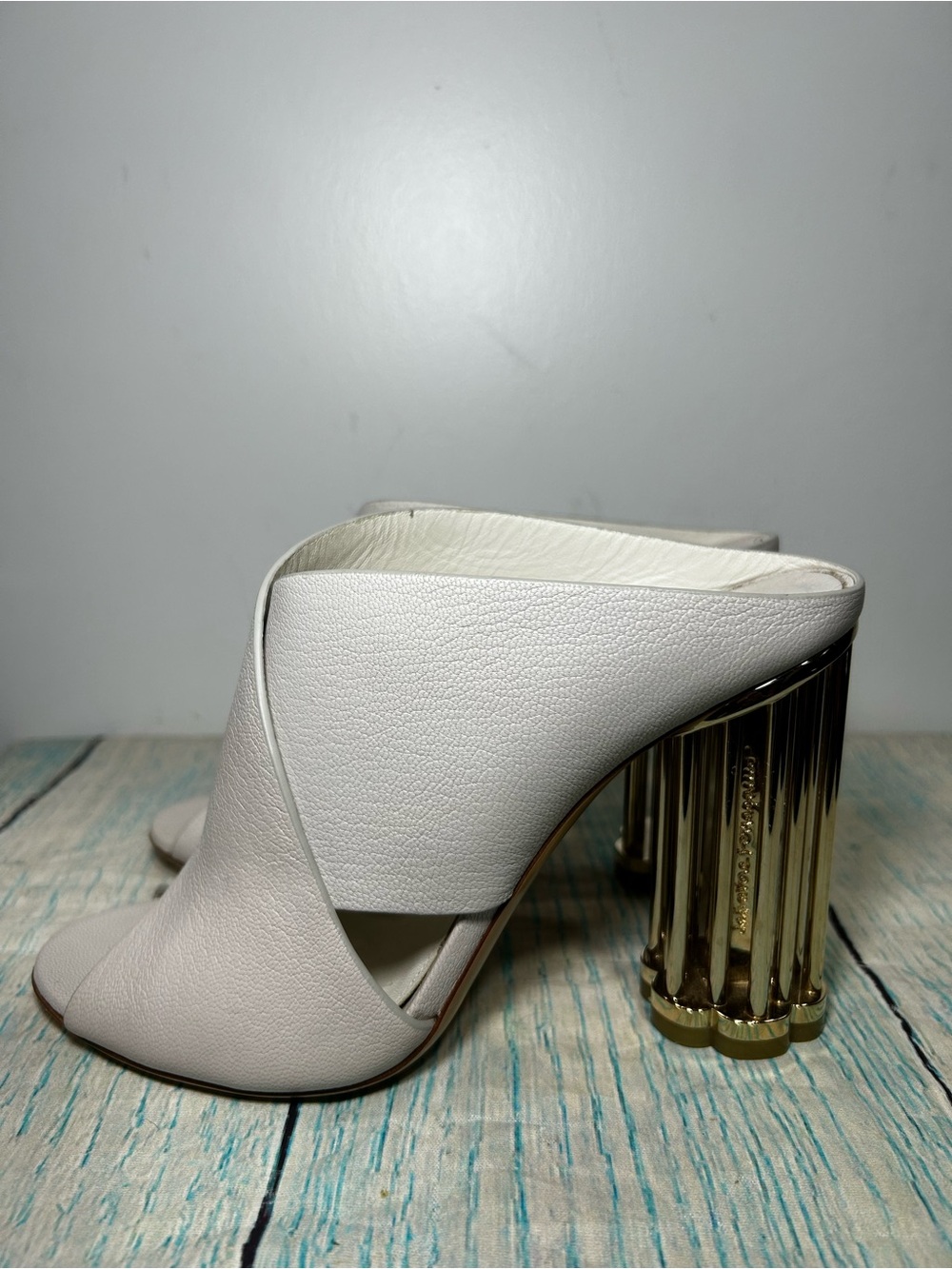 Salvatore Ferragamo Being Abriola Flower Heel Woman Mules Size 8 1/2 C Italy - Picture 3 of 11
